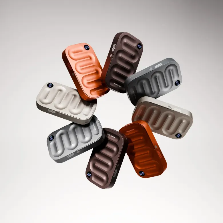 Powerbanki DailyObjects Loop w kolorach Space Grey, Titanium, Mocha i Cosmic Orange