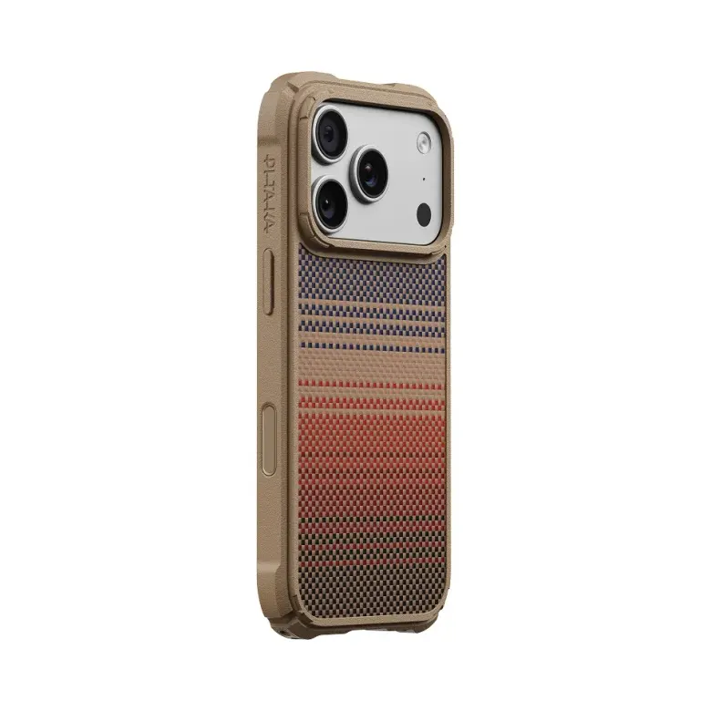 iPhone 18 Pro w etui PITAKA Cairn z beżowymi ramkami z TPU i wzorem Sunset