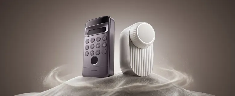Klawiatura SwitchBot Keypad Vision Pro i zamek SwitchBot Lock Ultra Max obok siebie