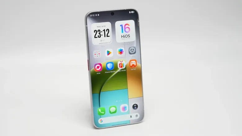 Koncepcyjny smartfon TECNO bez ramek z ekranem głównym systemu HiOS 16