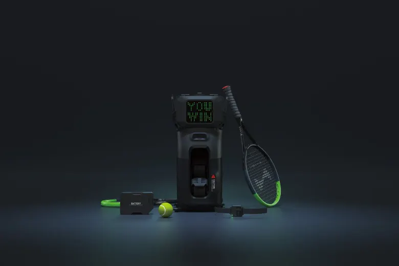 Czarny Tenniix Pro z ekranem LED, wymienną baterią, opaską głosową, piłką i rakietą