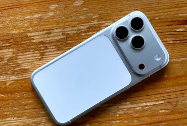 iPhone 17 Pro – tył obudowy z aparatami