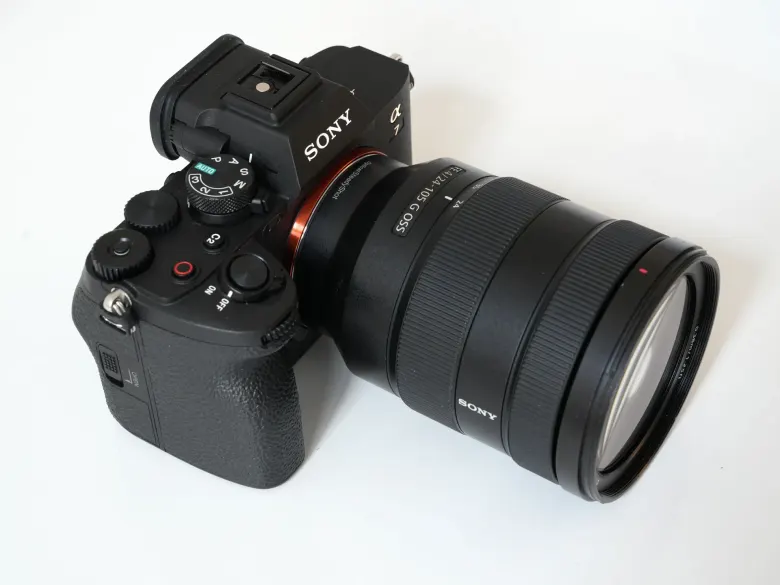 Aparat Sony A7 IV z obiektywem 24-105 mm